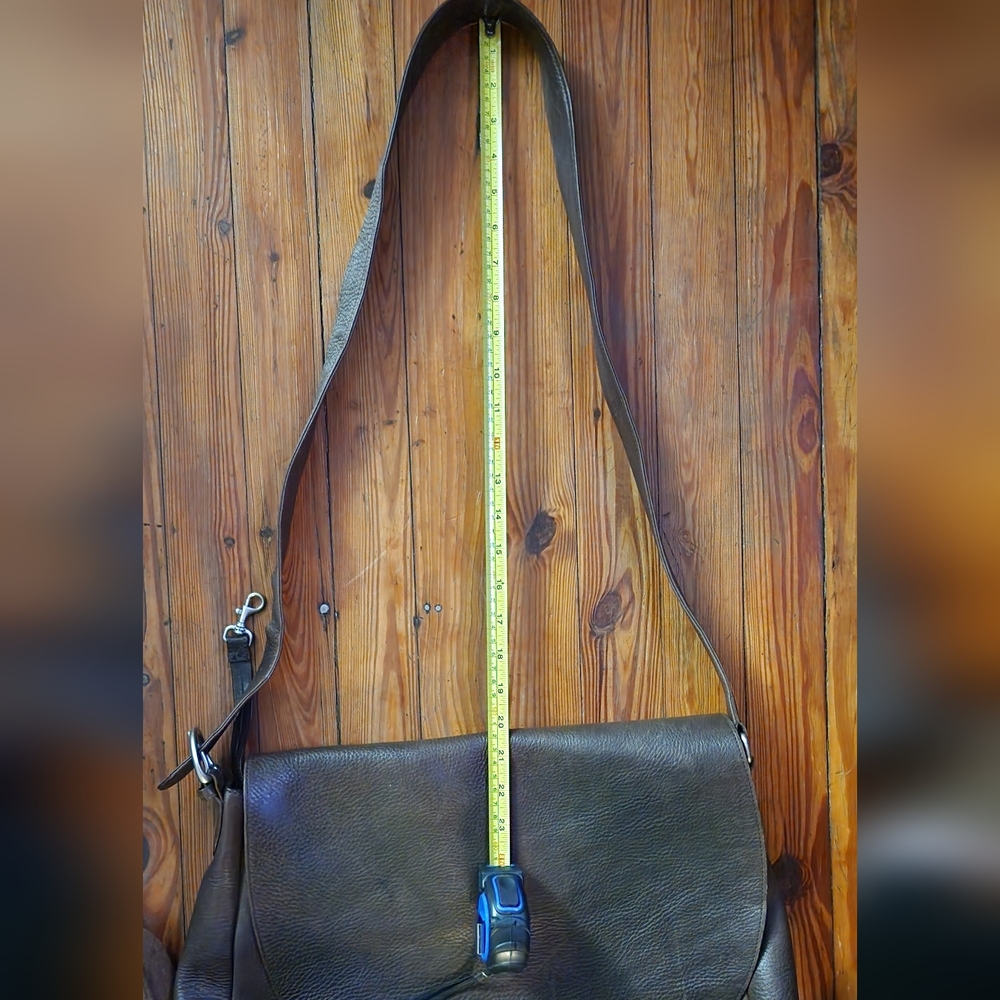Vintage Eddie Bauer Messenger Bag. 100 %  authentic leather. - Picture 13 of 15